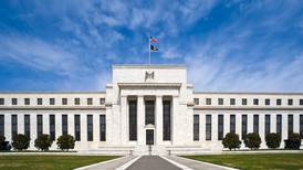 Fed hace otra pausa y mantiene sin cambios tasa de interés en EE. UU.