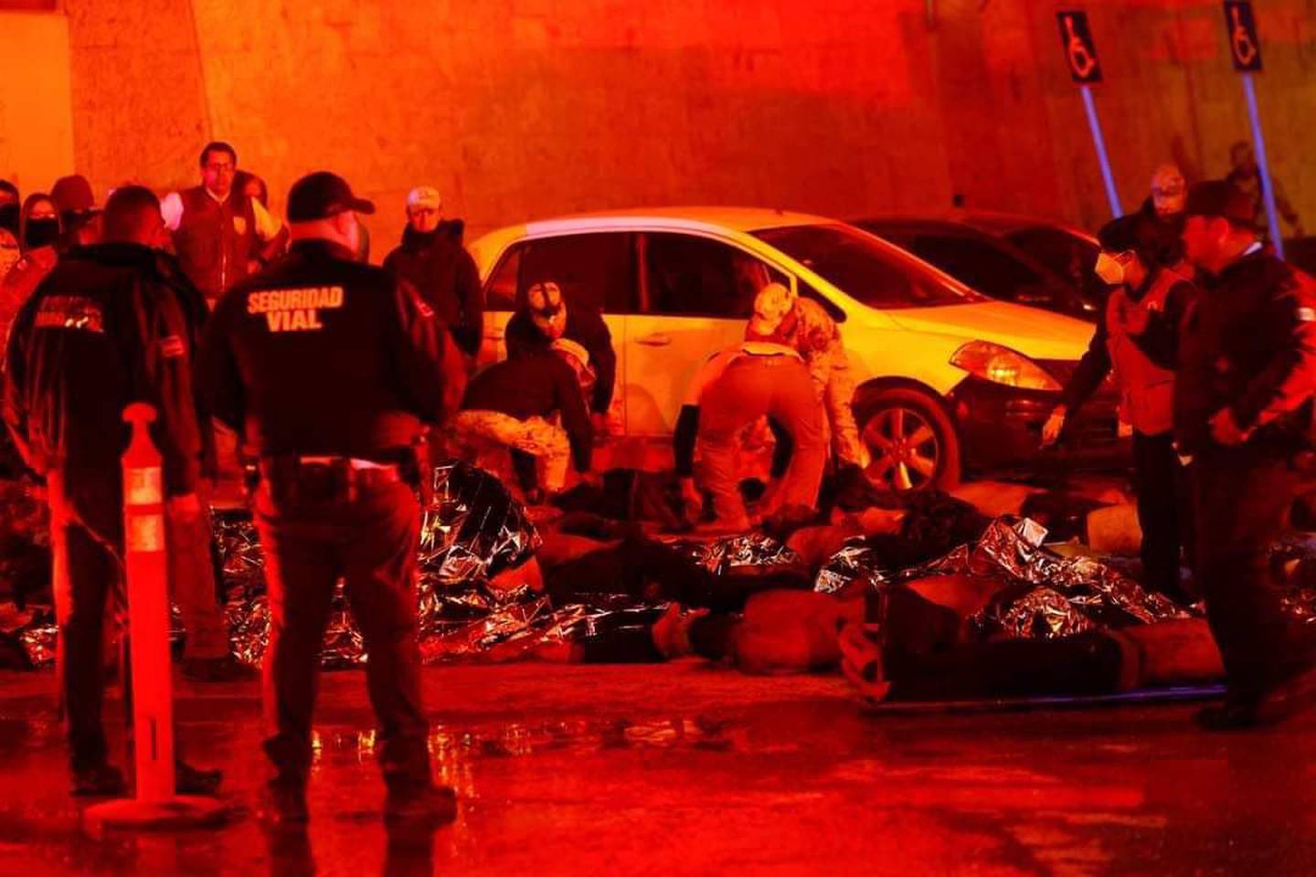 Chihuahua: Incendio en albergue cerca del Paso, Texas, deja a decenas de migrantes muertos y heridos