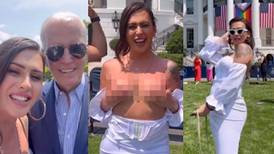 Tras reunión con Biden, modelo hace topless en la Casa Blanca