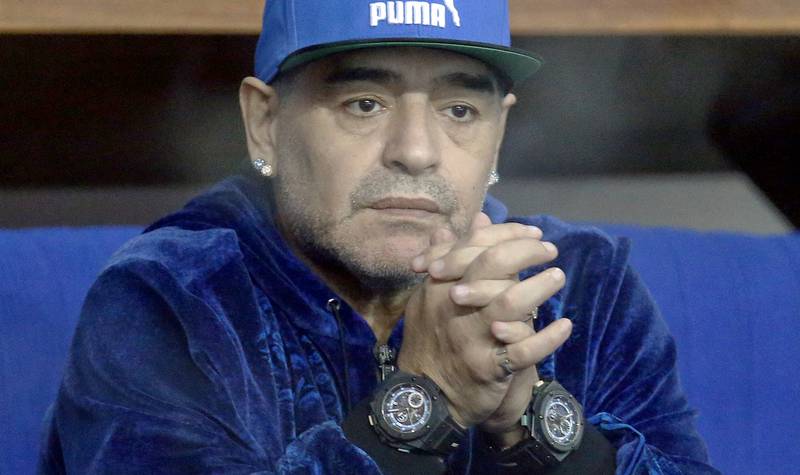 Maradona fue invitado para estar con el equipo napolitano cuando enfrente al Real Madrid|AP