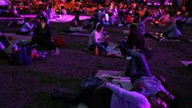 Disfruta de una velada única en el picnic nocturno en Chapultepec