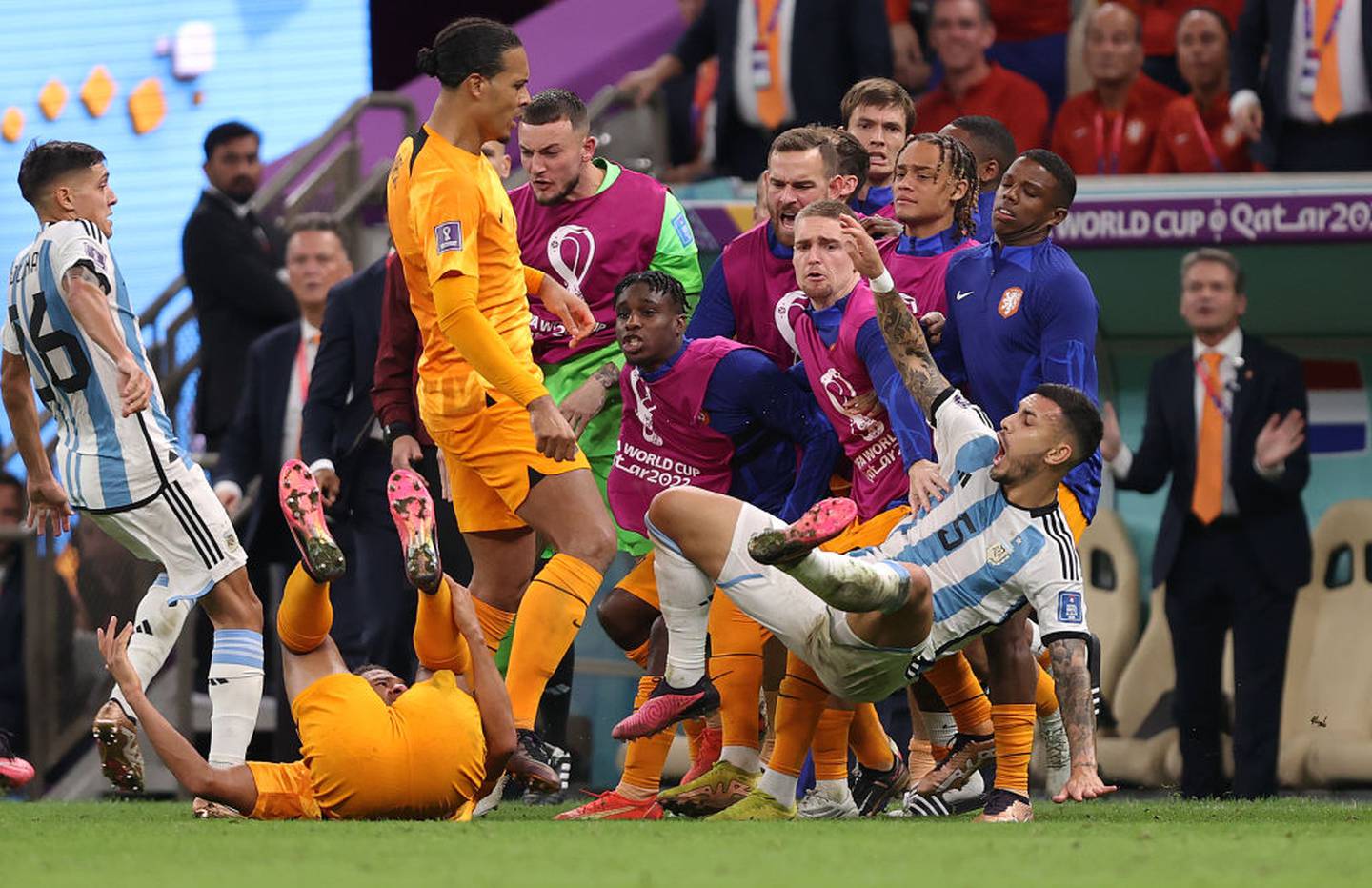 El duelo entre Argentina y Países Bajos estuvo lleno de polémicas.