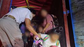 Aseguran a 100 migrantes en operativo en Chiapas y caen 3 traficantes  de personas