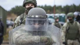 Lituania implementa control policial en carreteras a Polonia por aumento de refugiados