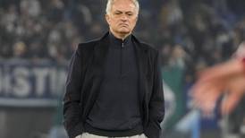Roma despide a José Mourinho como DT, llega Daniele de Rossi al banquillo