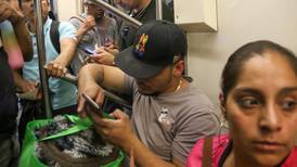 Metro recupera más de 300 celulares que cayeron a las vías