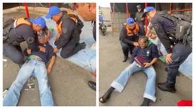 Con primeros auxilios, policías reaniman a hombre mayor que se desmayó en calles de CDMX