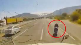 Conductor de tráiler atropella a motociclista que conducía en sentido contrario