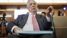 Vargas Llosa aplaude gobierno de Boluarte en Perú, pese a crisis política y más de 60 muertos