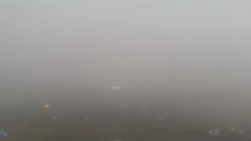 AICM suspende vuelos por ‘cero visibilidad’ debido a banco de niebla