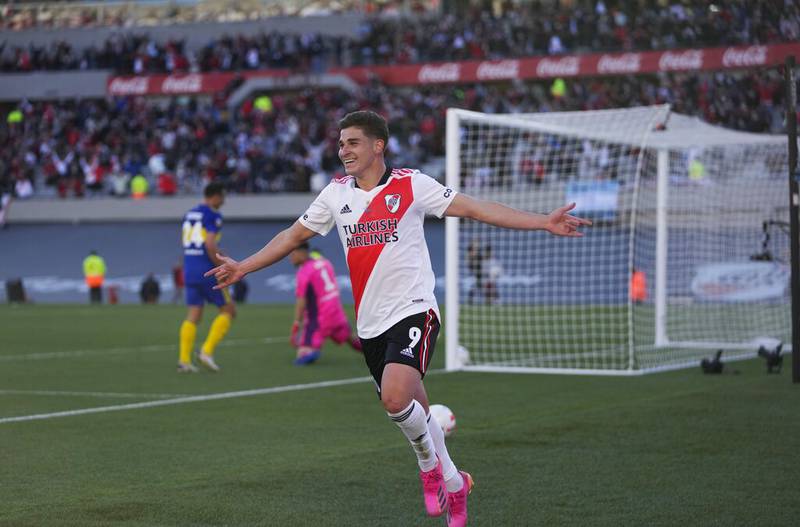 Julián Álvarez guió a River Plate al triunfo sobre Boca Juniors