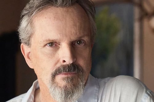 Miguel Bosé anuncia su regreso a los escenarios