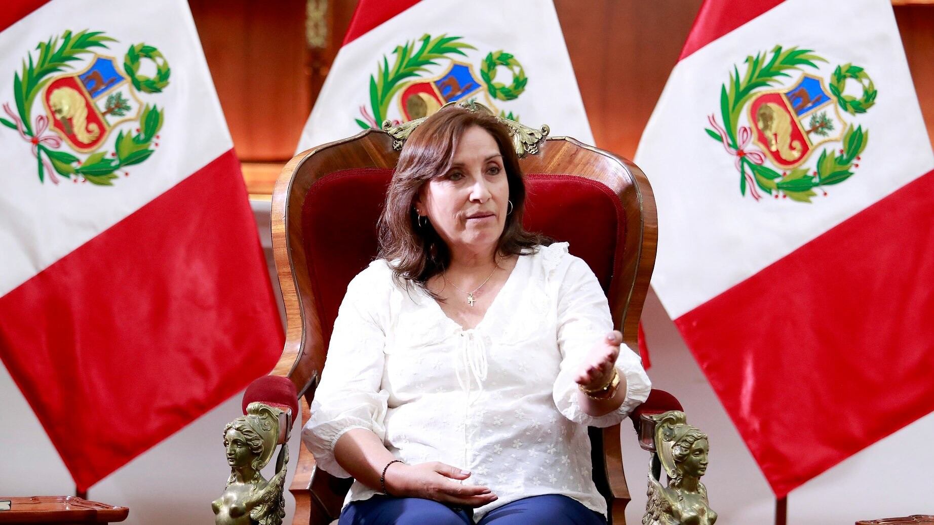Dina Boluarte es investigada por muertes contra protestantes al inicio de su gobierno en Perú