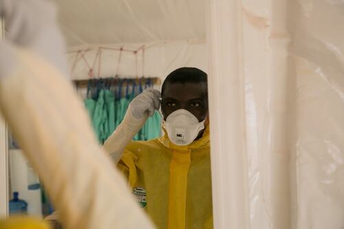 Virus de Marburgo causa primera infección en África Occidental; es similar al ébola
