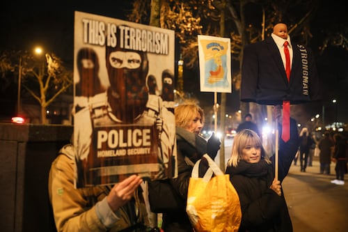 Centros de detención de migrantes enfrentan oleada de demandas, ¿podrían frenarlos?