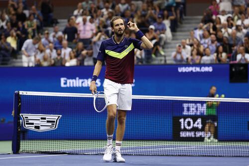 Daniil Medvedev sorprende a Carlos Alcaraz y se catapulta a la final del US Open