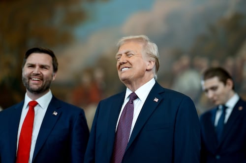 Trump nombra a JD Vance como el nuevo “zar del fraude” y anuncia nuevas redadas en Estados Unidos