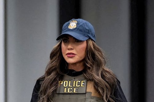 ¿Qué cambia en las redadas migratorias tras las protestas contra agentes federales?