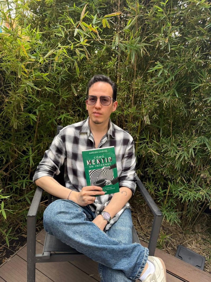 Libro Cómo mentir en Internet