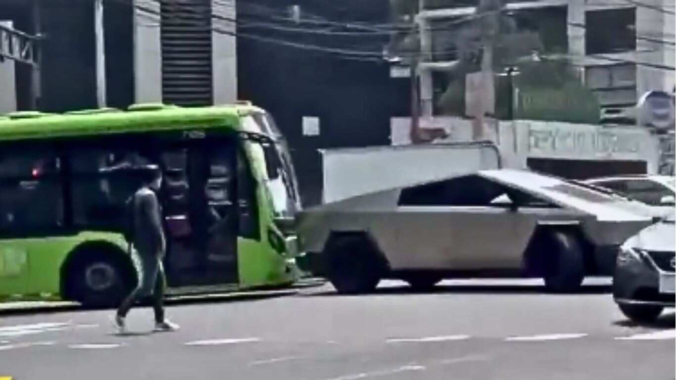 RTP choca contra un Tesla