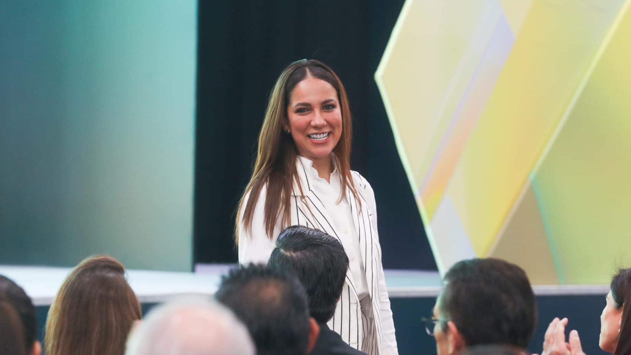 En lo corto, le pidió Claudia Sheinbaum a Libia García, revisar el tema de los salarios en Guanajuato.