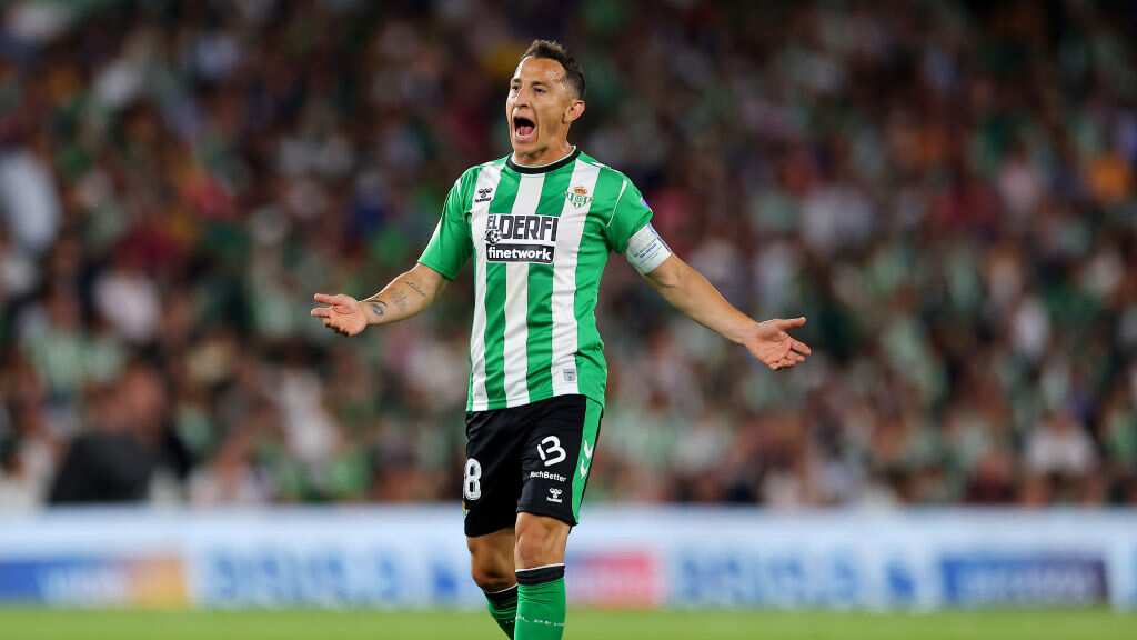 Andrés Guardado quedará como el primer capitán del equipo.