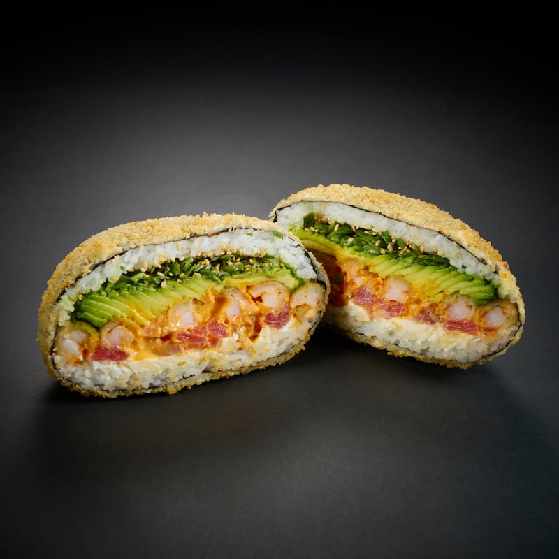 Un restaurante en CDMX transforma el sushi tradicional en una experiencia irreverente y llena de sabor que no te puedes perder