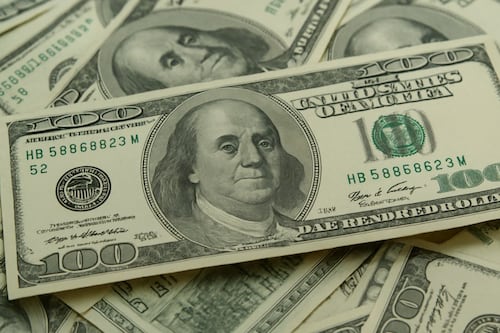 Precio del dólar hoy jueves 4 de diciembre: el peso se mantiene a la espera de señales desde EE.UU.