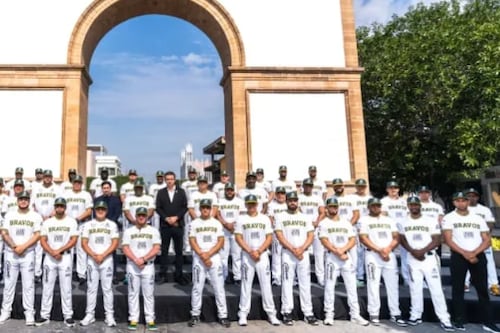 Canjean libros por boletos en León y llevan la lectura al estadio con Bravos