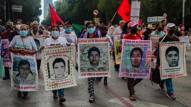Marcha para exigir justicia por la desaparición de los 43 normalistas de Ayotzinapa