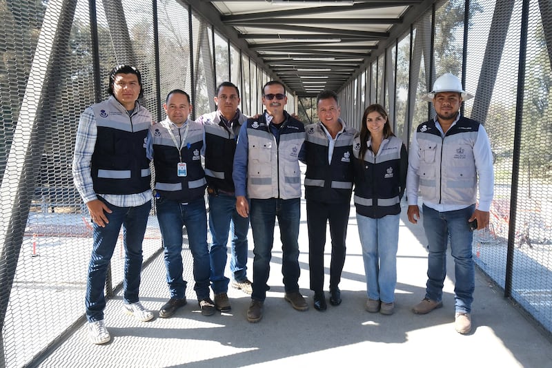 Pablo Lemus realizó la supervisión de los trabajos finales en carretera a Chapala. CORTESÍA