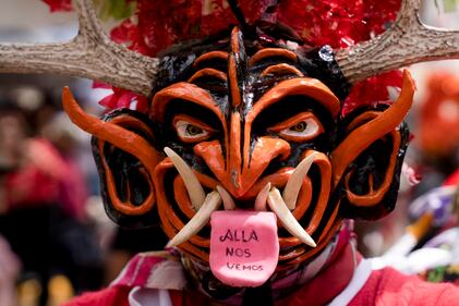 Diablos salen a la calle en Ecuador para dar la bienvenida a 2024