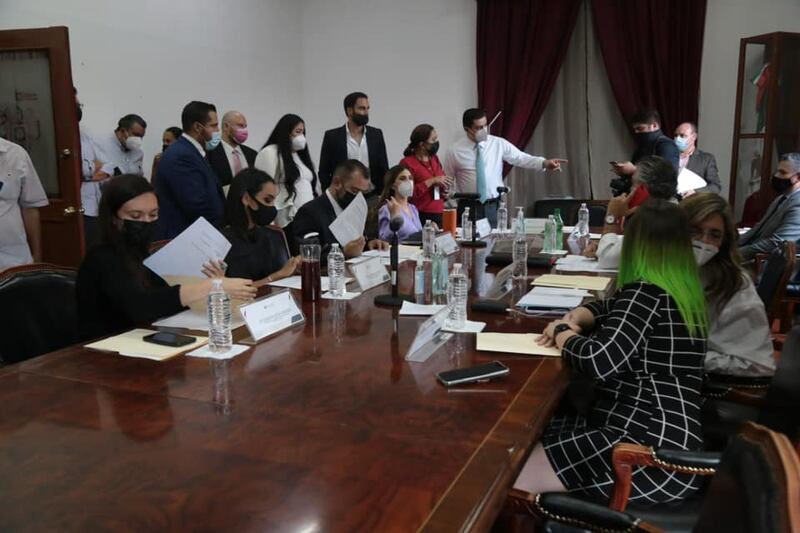 Los diputados ya llevan un segundo descuento, el primero fue la restricción a que pudieran estar usando la tribuna para exponer sus ideas.