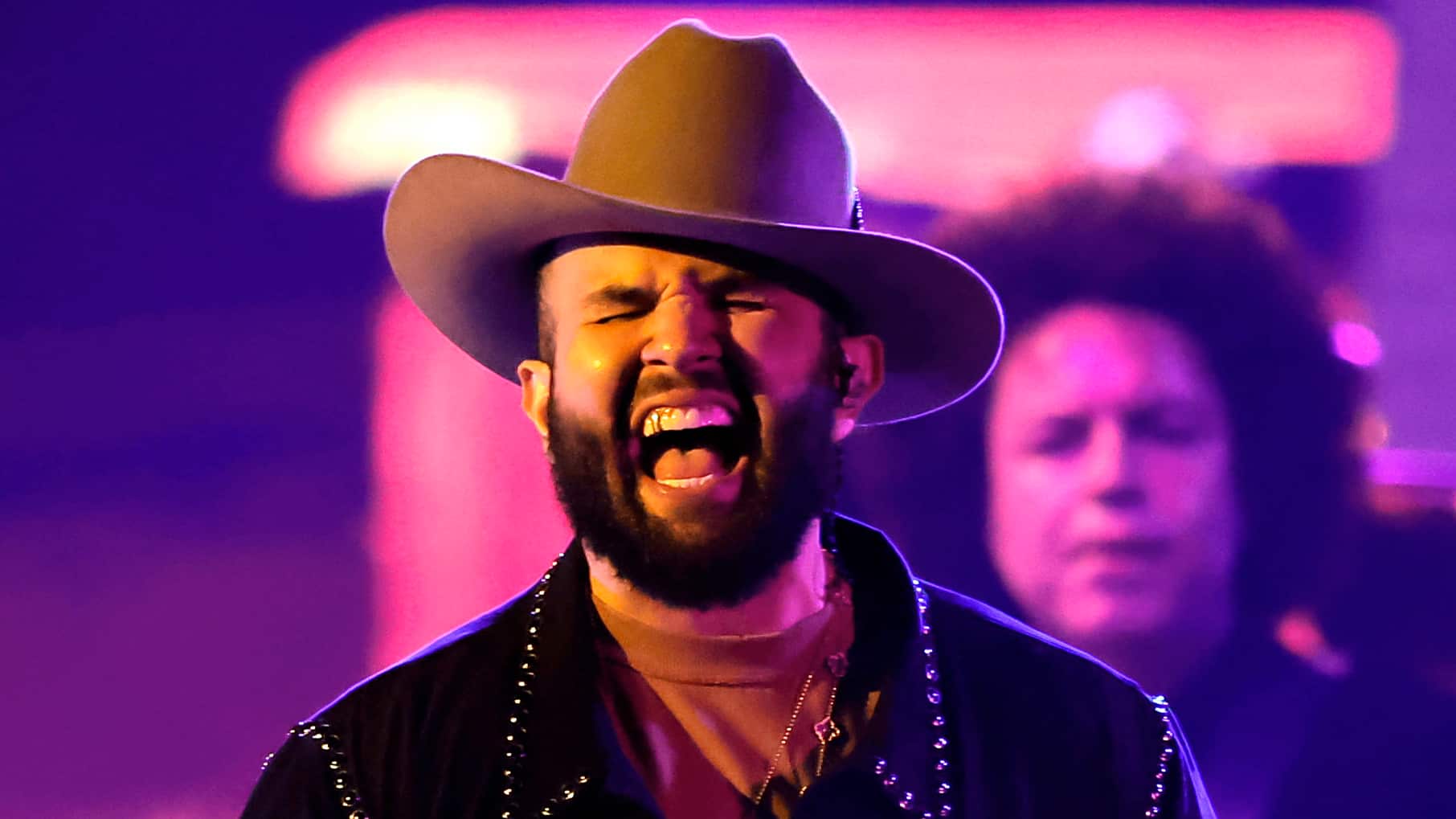 El cantante pone a sufrir a sus fans