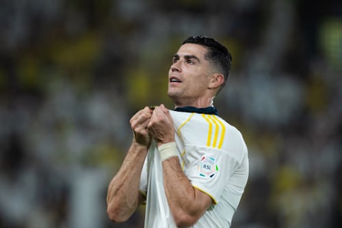 A 27 goles de la historia: Cristiano Ronaldo marca doblete y se acerca a los mil tantos