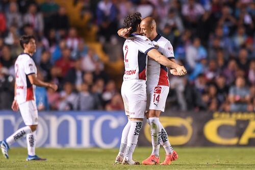 “Urge una limpia”: Alan Mozo se burla la reciente lesión del Chicharito Hernández