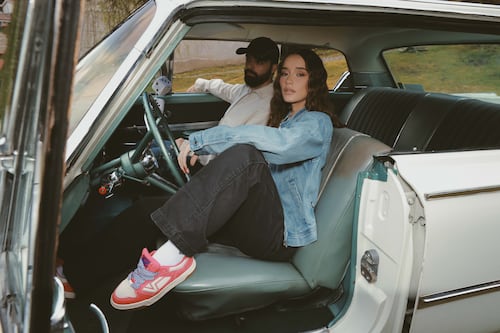 Kass Quezada incursiona en la moda tras triunfar con el pódcast Las Alucines”