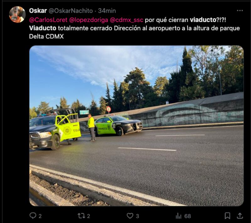 Viaducto: Tráiler atorado en bajopuente provoca cierre total y caos vial