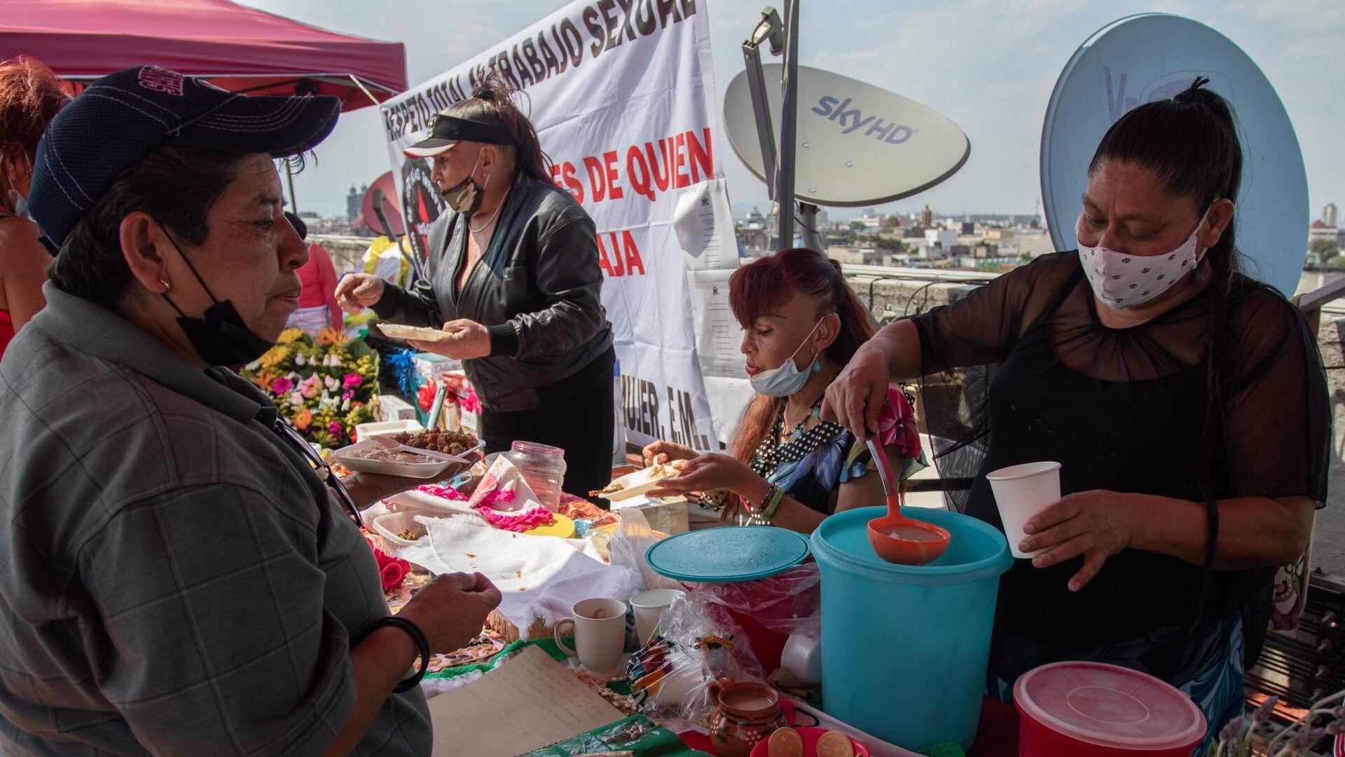 El Censo de Población y Vivienda 2020, revela que a nivel nacional en 33 de cada 100 hogares, las mujeres son reconocidas como jefas de la vivienda, es decir, son quienes aportan la mayoría de los recursos para sus familias.