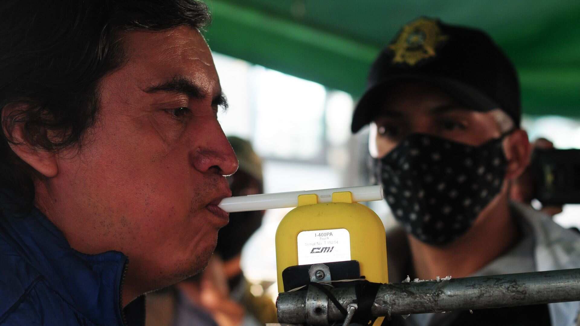 Alcoholímetro en CDMX. Foto: Cuartoscuro