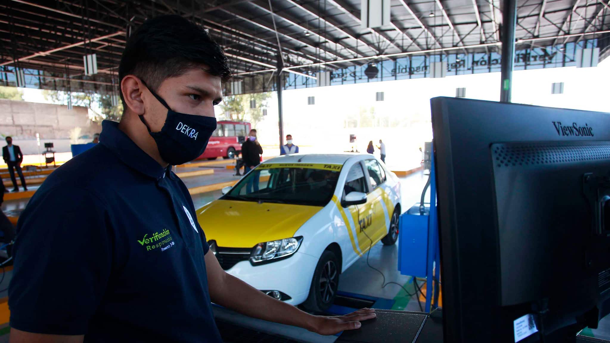 Afirman las autoridades que la medida es para que también vehículos con placas foráneas, en estancia permanente en Jalisco, realicen la verificación vehicular.