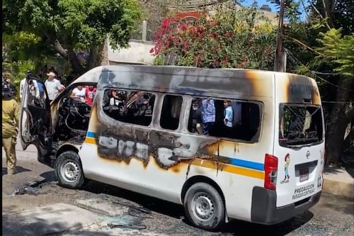 Incendian autobuses y camionetas en Chilpancingo; transporte público queda paralizado