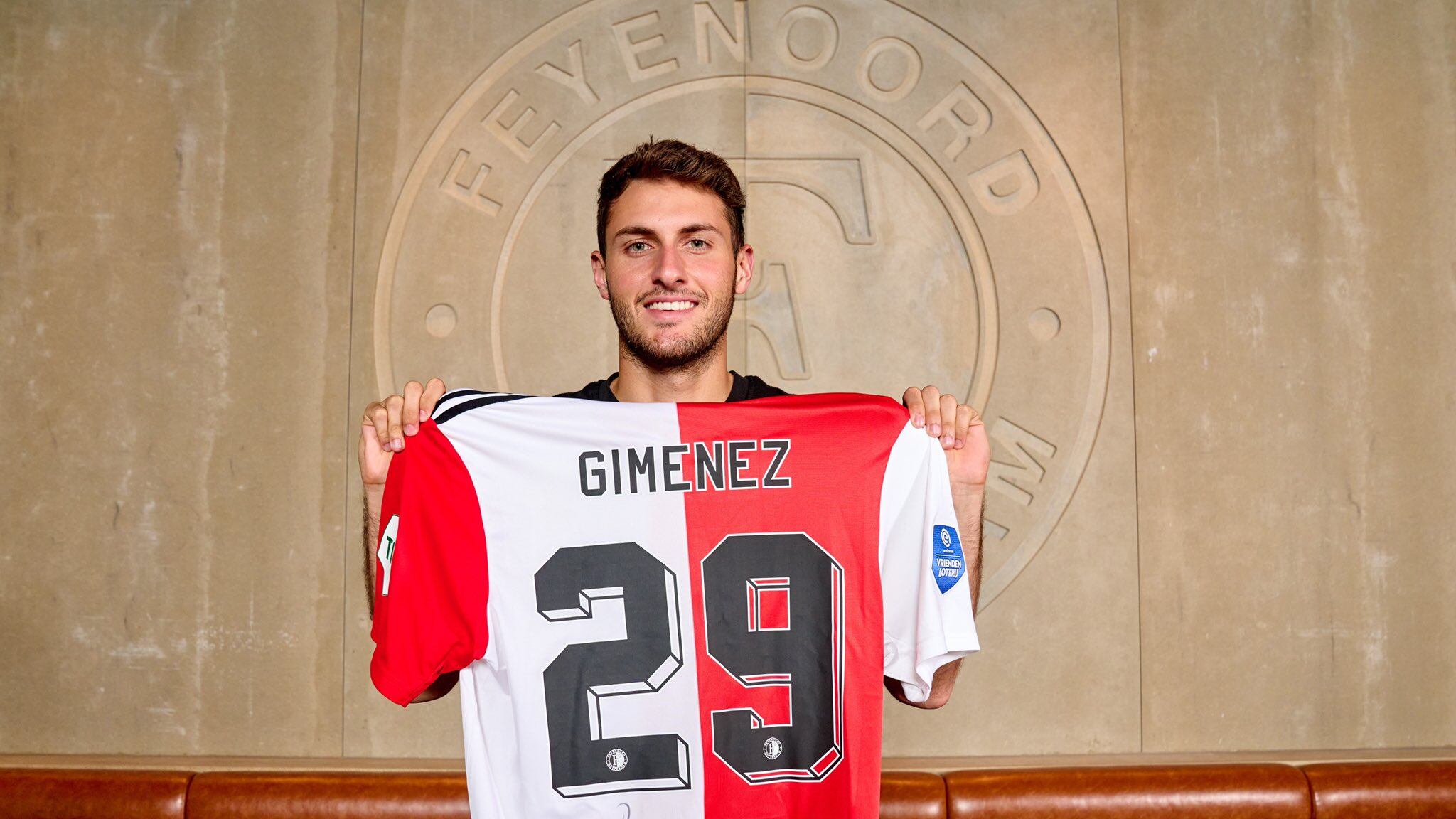 Santiago Giménez será el primer mexicano en jugar con el Feyenoord de Róterdam