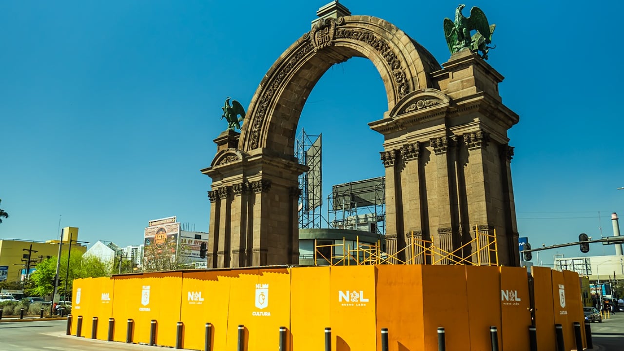 Mientras el transporte público se expande, especialistas advierten que priorizar al automóvil solo agravará el tráfico y pondrá en riesgo la identidad histórica de la ciudad