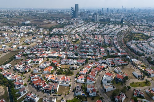 Sector inmobiliario rechaza regulación de incrementos en rentas; advierten fuga de inversiones