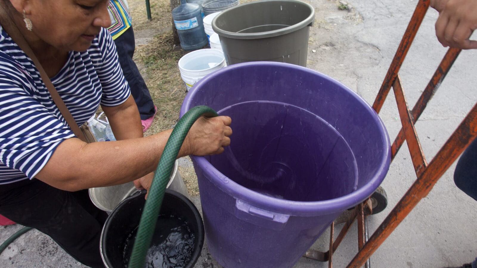 Los residentes de la colonia están desesperados porque tienen 22 días sin agua.
