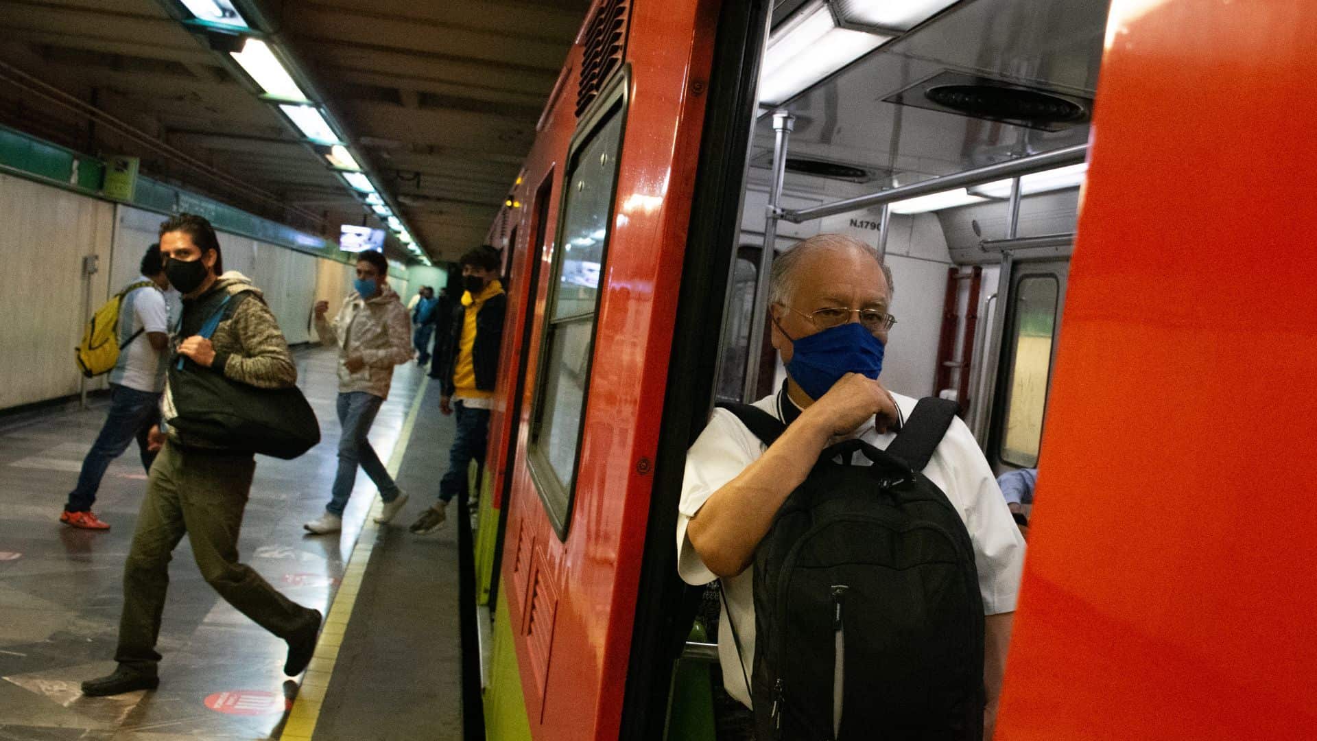 Uso de cubrebocas en el Metro de la CDMX. Foto: Cuartoscuro