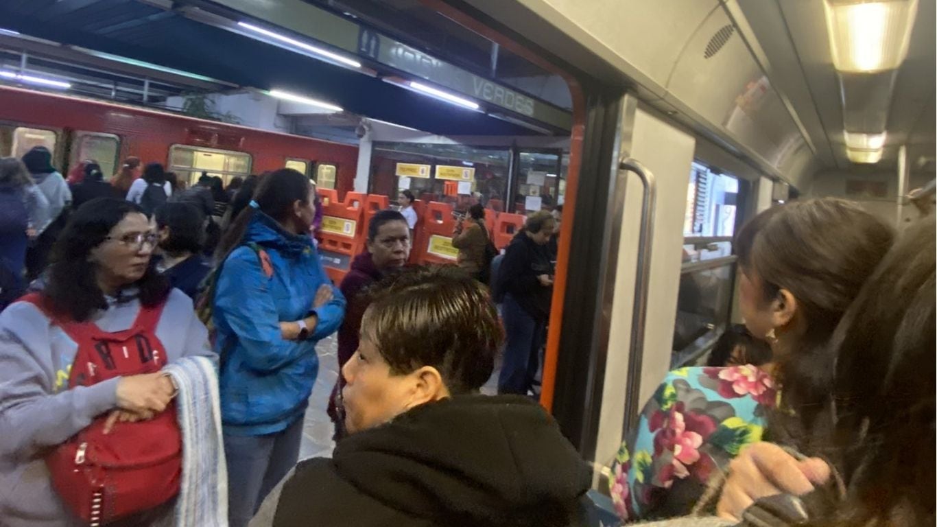 Metro de la CDMX con altra demanda hoy