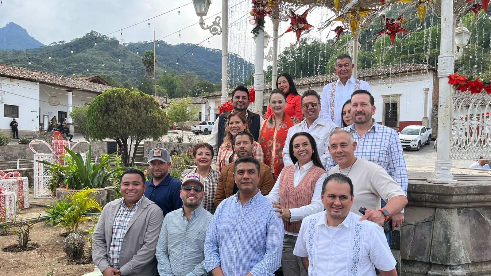 El gobernador de Jalisco, Pablo Lemus, en su primer gira del 2025 en San Sebastián del Oeste anunció un presupuesto histórico para los 12 pueblos mágicos de la entidad de 100 millones de pesos, los municipios tienen que presentar proyectos para competir entre ellos.