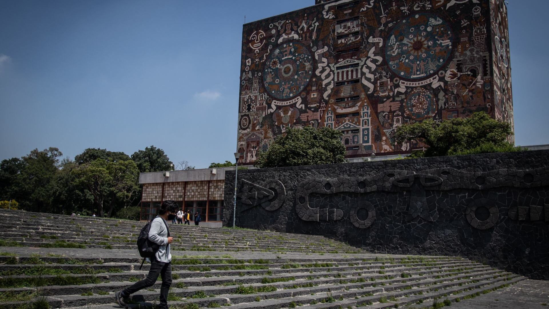 La Universidad Nacional Autónoma de México.